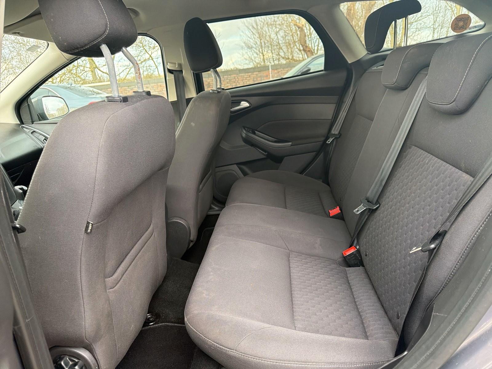 Ford Focus 2014 — photo 12