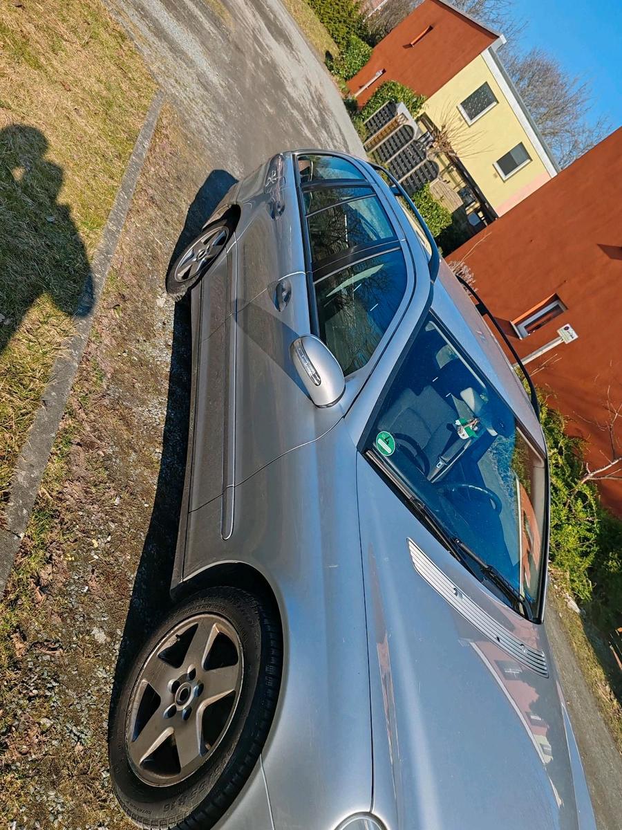 Mercedes-Benz C220 2005 — photo 10