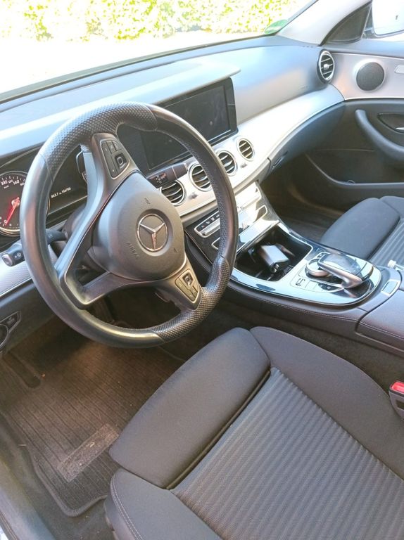 Image of Mercedes-Benz 220