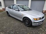 BMW 318i - - BMW 318 aus 2003: 318i