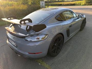 صورة 9 لـ 2023 Porsche CAYMAN