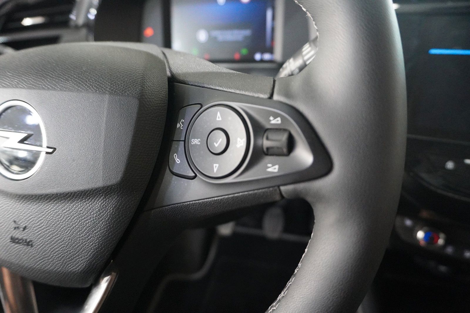 Fahrzeugabbildung Opel Corsa F 1.2 FACELIFT NAVI/LED/KAMERA/VIRT/SH/DAB
