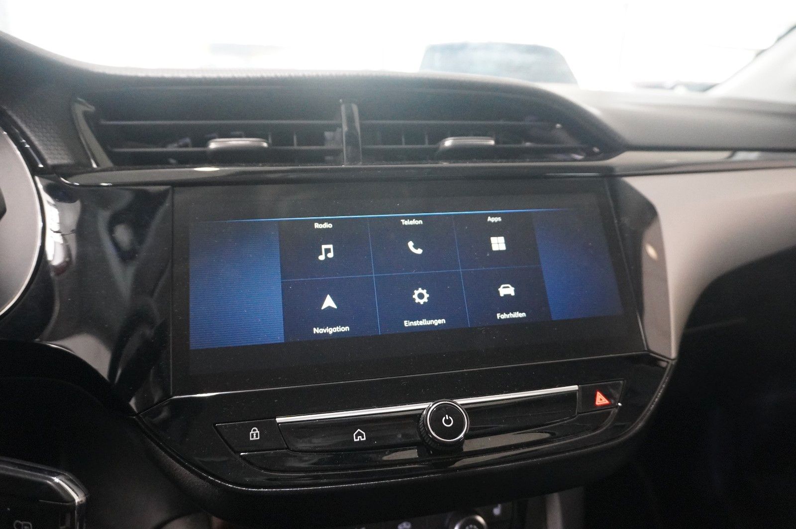 Fahrzeugabbildung Opel Corsa F 1.2 FACELIFT NAVI/LED/KAMERA/VIRT/SH/DAB