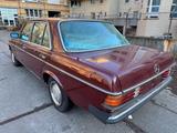 Mercedes-Benz 230 E OLDTIMER - Mercedes-Benz 230 Gebrauchtwagen in Berlin