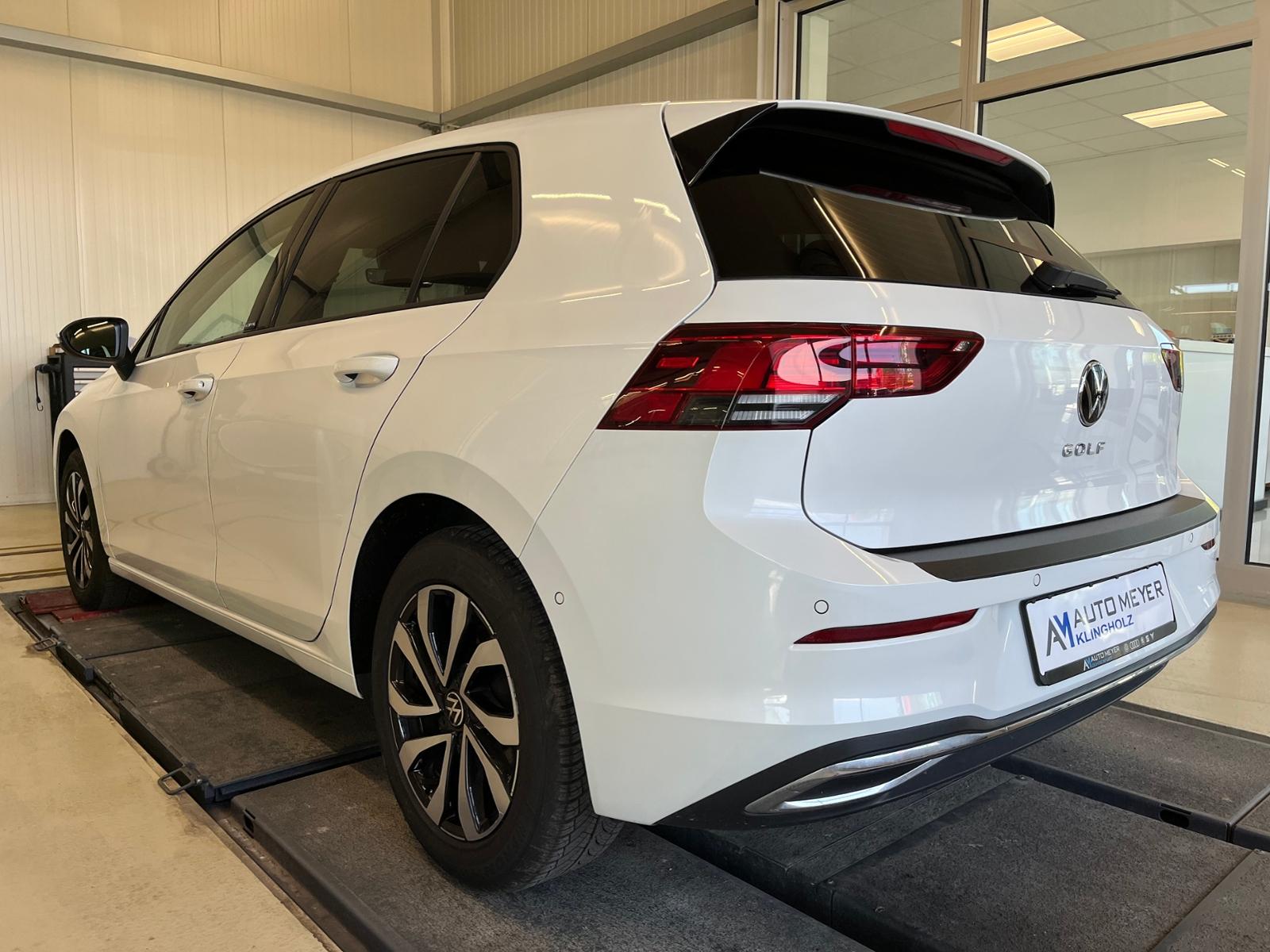 Volkswagen Golf VIII ACTIVE 1.5 TSI Standhg. HUD Navi LED-P, миниатюра 3