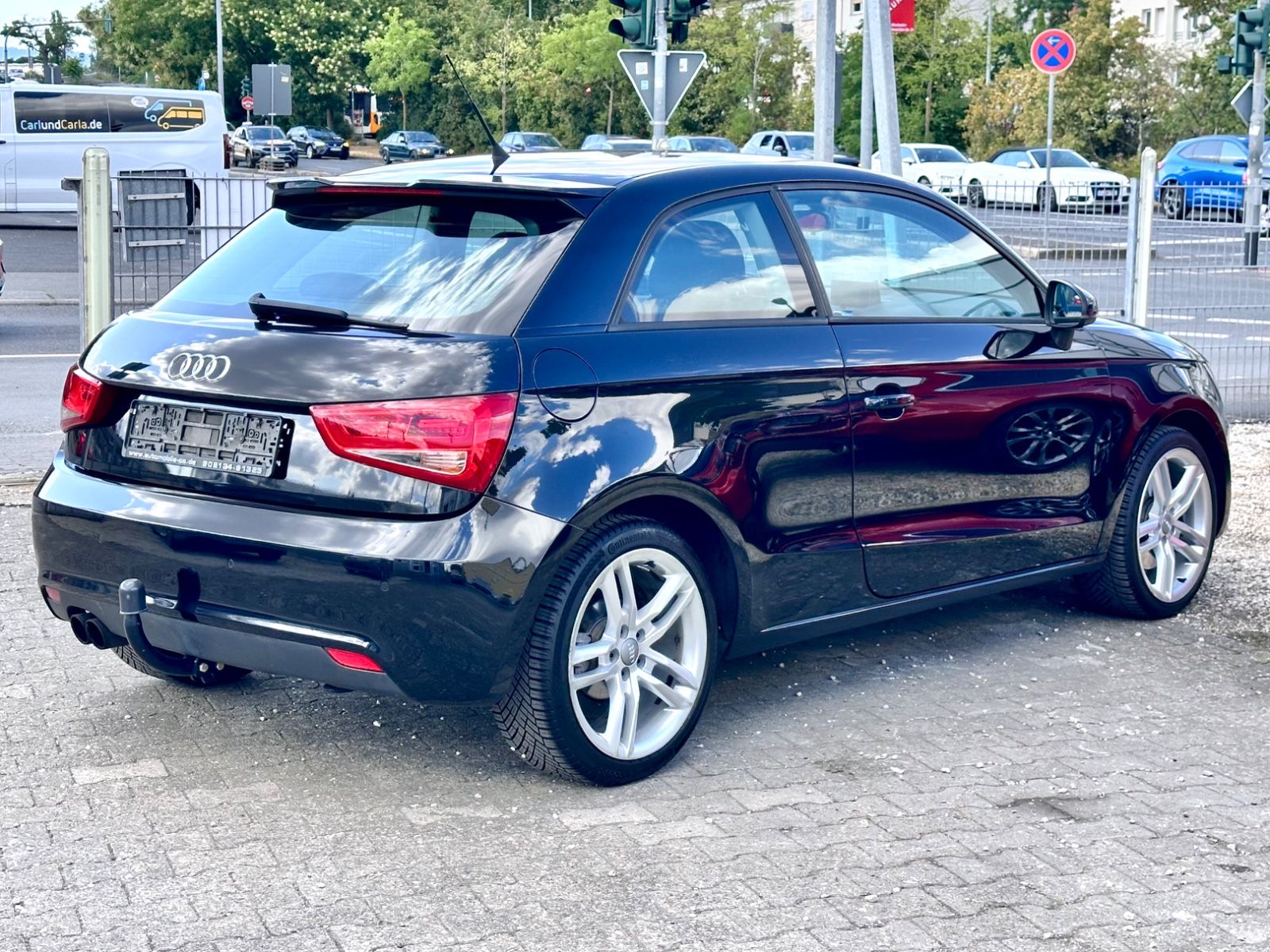 Fahrzeugabbildung Audi A1 AMBITION*NAVI+AHK+LED
