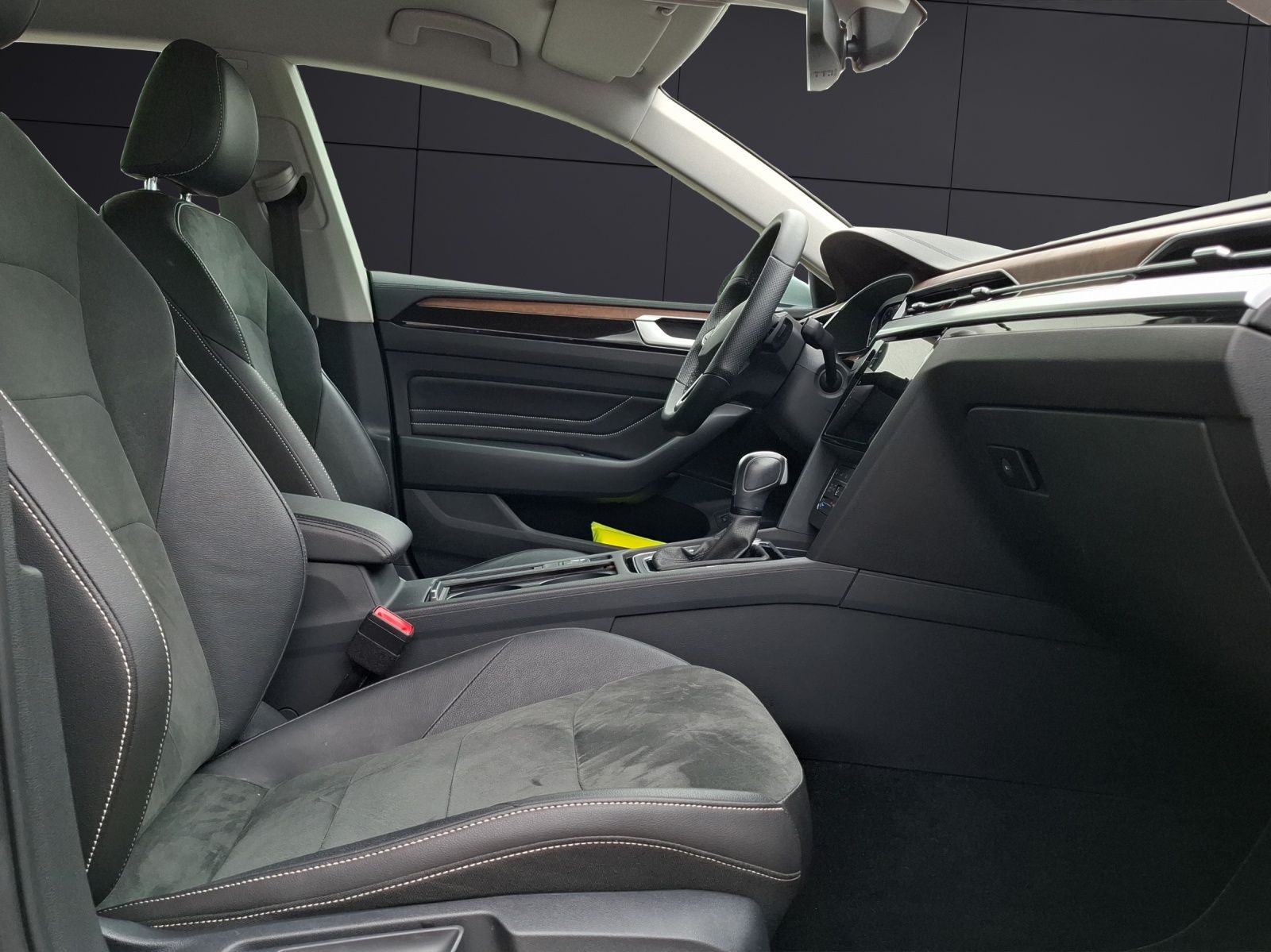 Fahrzeugabbildung Volkswagen Arteon SB TSI Elegance DSG LED Navi AID ACC PDC