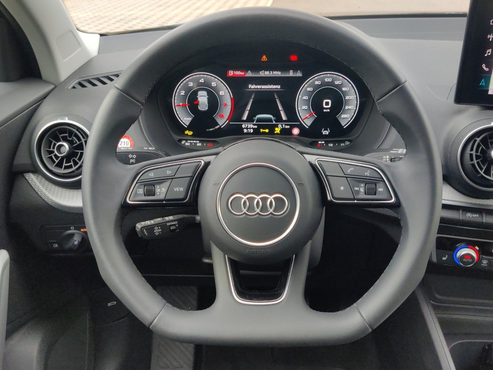 Fahrzeugabbildung Audi Q2 advanced 30 TFSI AHK,LED,LM, Standheizung