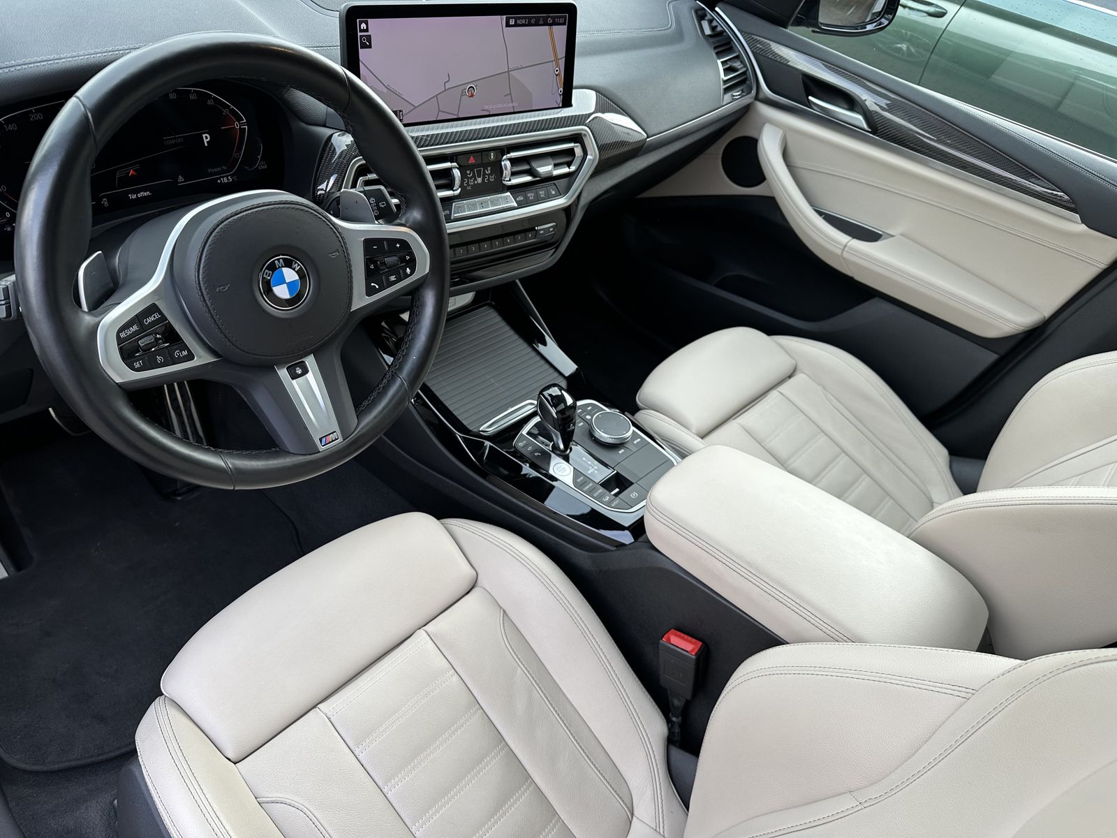 Fahrzeugabbildung BMW X3 xDrive30d M-Sport NAV+LASER+HEADUP+PANO+360°