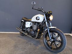 TRIUMPH Bonneville Thruxton Umbau +++ HIGHSIDER + RIZOMA