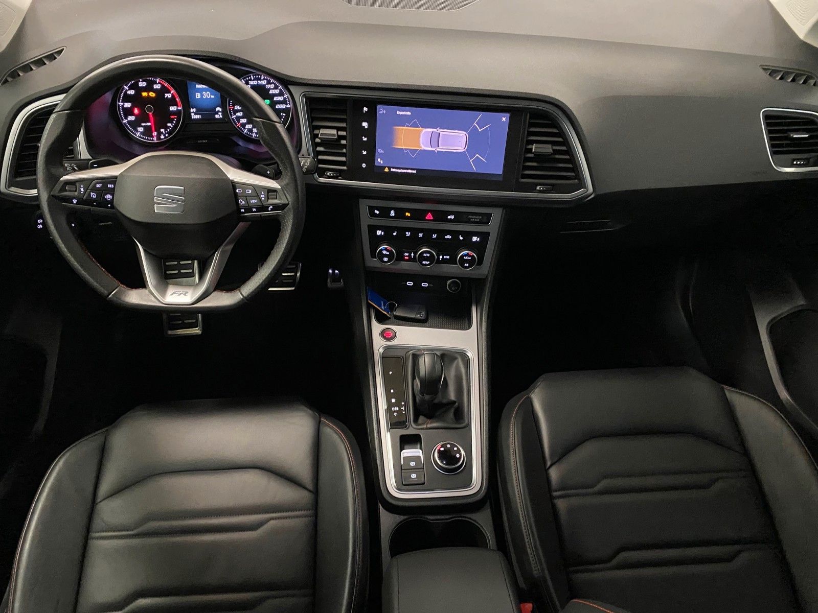 Fahrzeugabbildung SEAT Ateca 1.5 TSI 110kW FR DSG+AHK+ACC+VOLLLEDER+LED