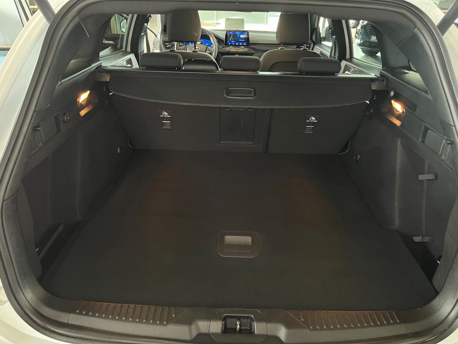 Fahrzeugabbildung Ford Focus ST-Line X LED CAM NAVI WinterPaket uvm.