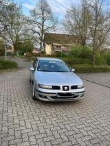 Seat Leon 1,6. Signo. Neuer Tüv & Neue Reifen - Seat Leon aus 2004: R