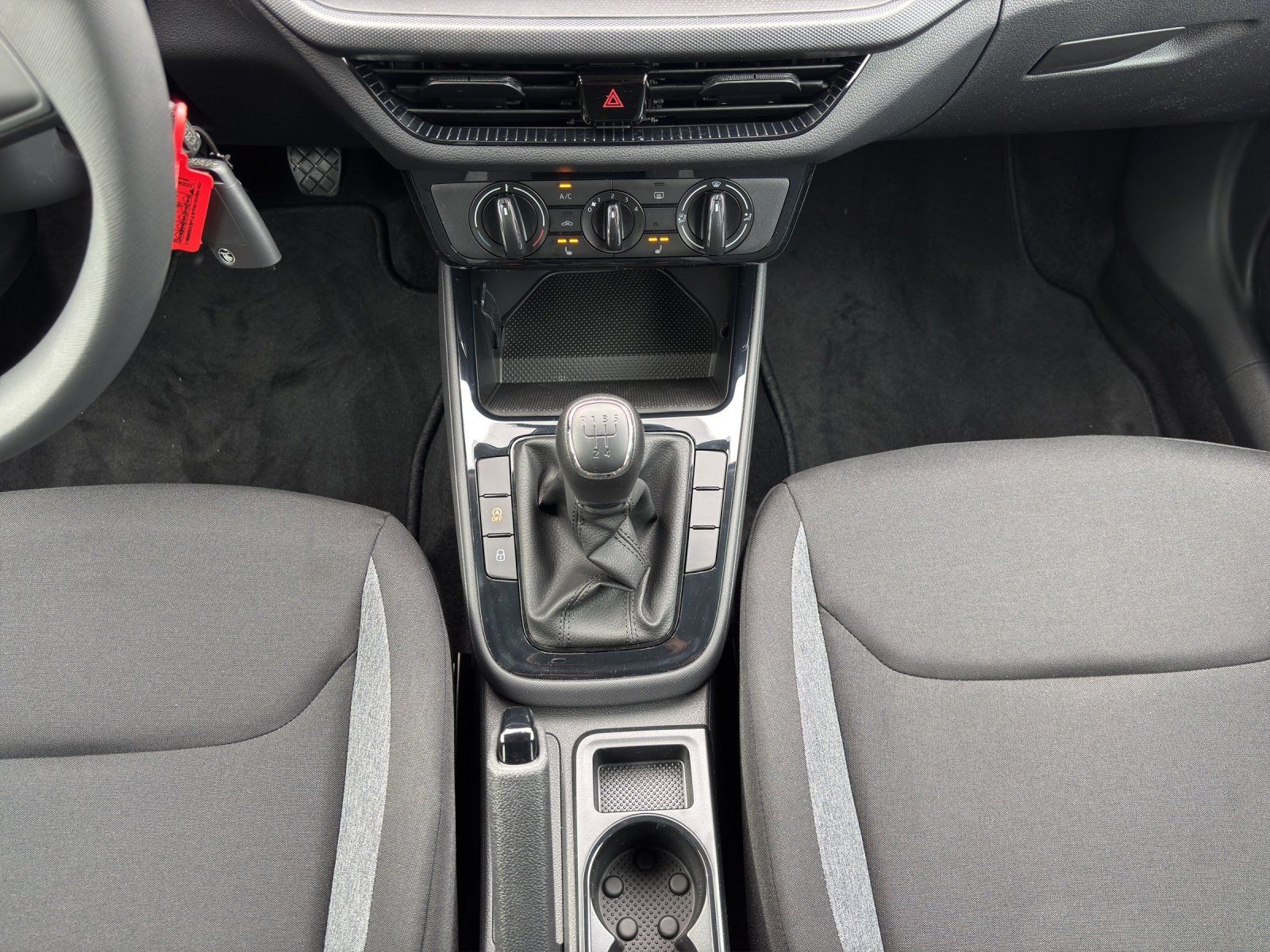 Fahrzeugabbildung SKODA Fabia Essence 1,0 TSI 70 kW