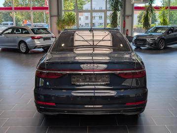 Audi A8 - 4