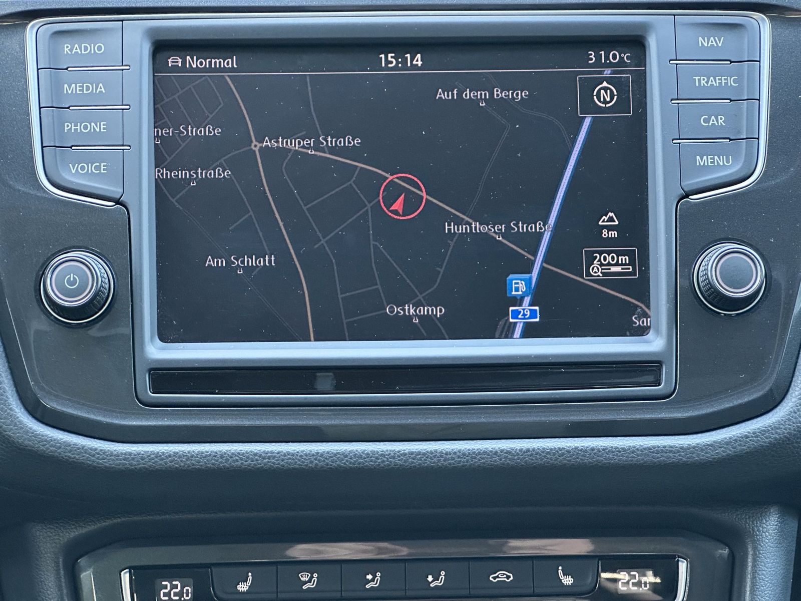 Fahrzeugabbildung Volkswagen Tiguan 2.0 TDI DSG 4M Sound NAV+LED+AHK+PANORAMA