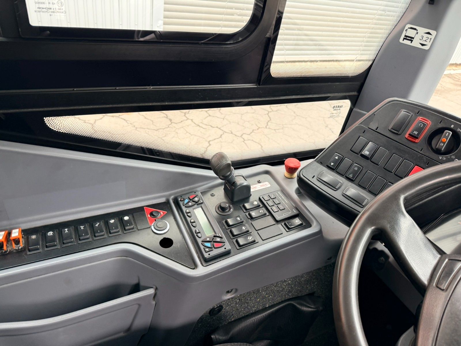 IVECO  2019 - Image 11 of 24