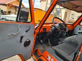 Andere UAZ-Buchanka - Andere: Rot
