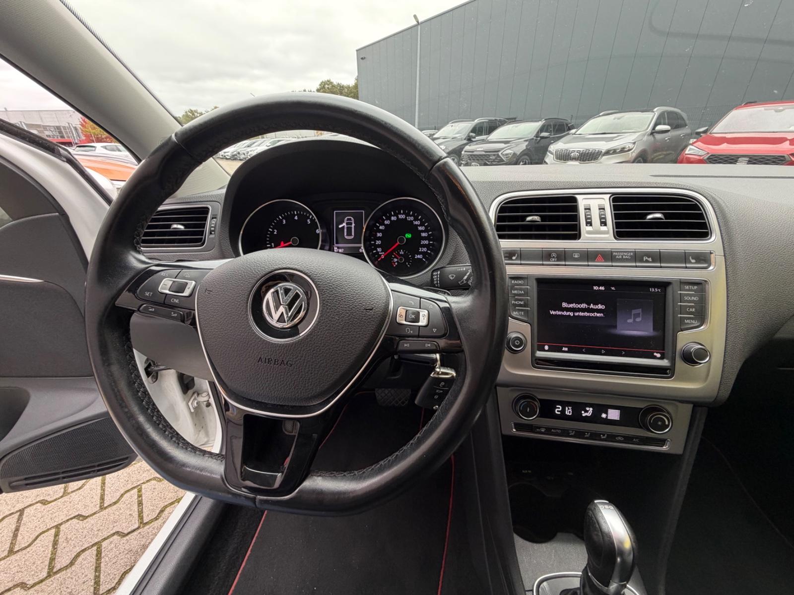 Volkswagen Polo V Highline AUTOMATIK/NAVI/LEDER/SHZ/KLIMAA