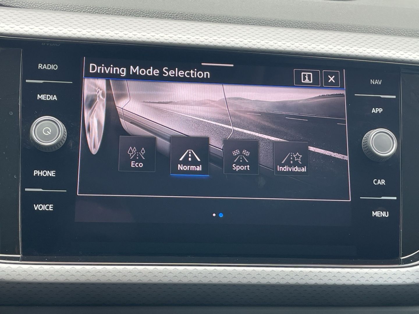 T-Cross 1.5 TSI DSG Active LED/Kamera/ACC/Navi