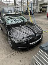 Jaguar XE 20d 180PS Prestige Automatik. Text lesen !