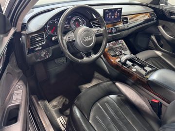 Audi A8 - 3