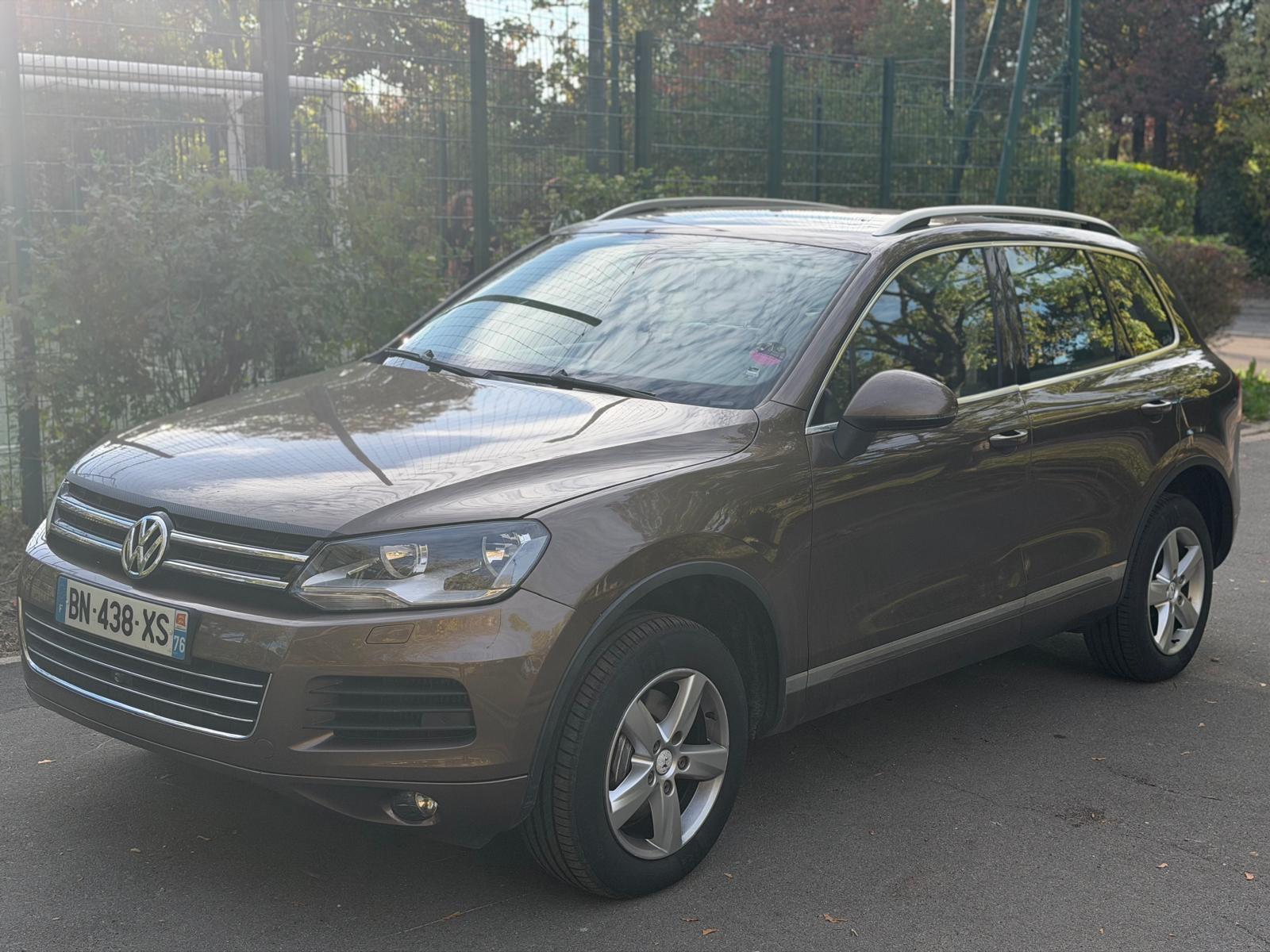 Volkswagen Touareg 2011 — салон