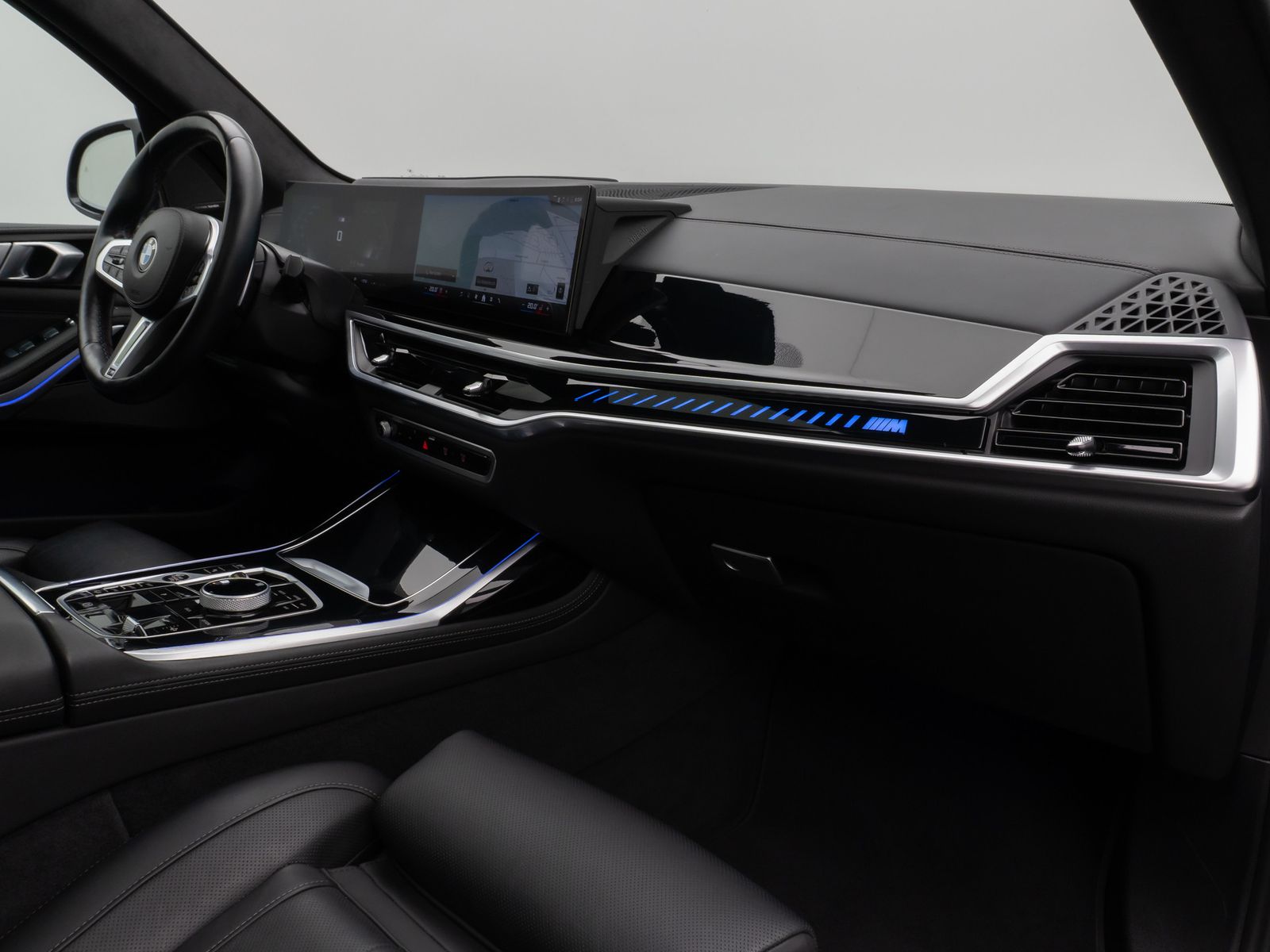 Fahrzeugabbildung BMW X7 M60i SkyLounge Kamera HUD DAB H/K SoftCL 22"