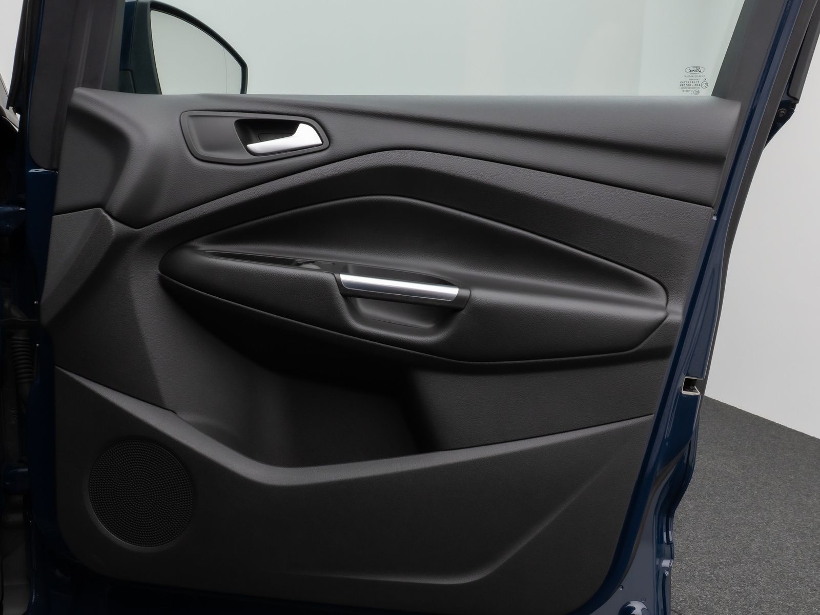 Fahrzeugabbildung Ford Kuga Trend AHK Sitzhzg PDC Tempomat 8Fach