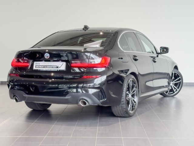 BMW 330 i M Sport+StandHZG+Laserlicht+Schiebedach foto 3