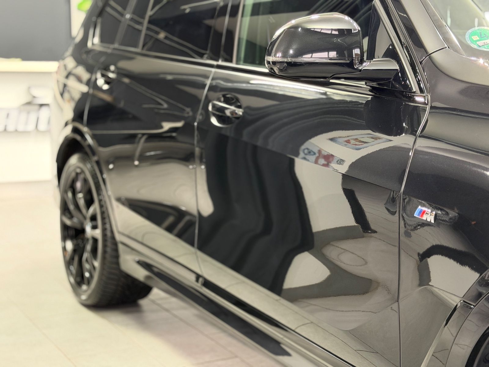 Fahrzeugabbildung BMW X7 xDrive 40d M SPORT PRO|LUFT|PANO|7-SITZER|AHK