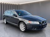 Volvo V70 Kombi Summum 2.4 D5 AWD*2.HAND*AUTOMATIK* - Volvo Gebrauchtwagen von 2010