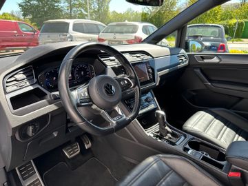 Fahrzeugabbildung Volkswagen Touran 2.0 TDI R Line Pano Leder ACC Standh. 18"