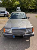 Mercedes-Benz E 200 E 200 - gebrauchte Mercedes-Benz E 200 aus dem Jahr 1991