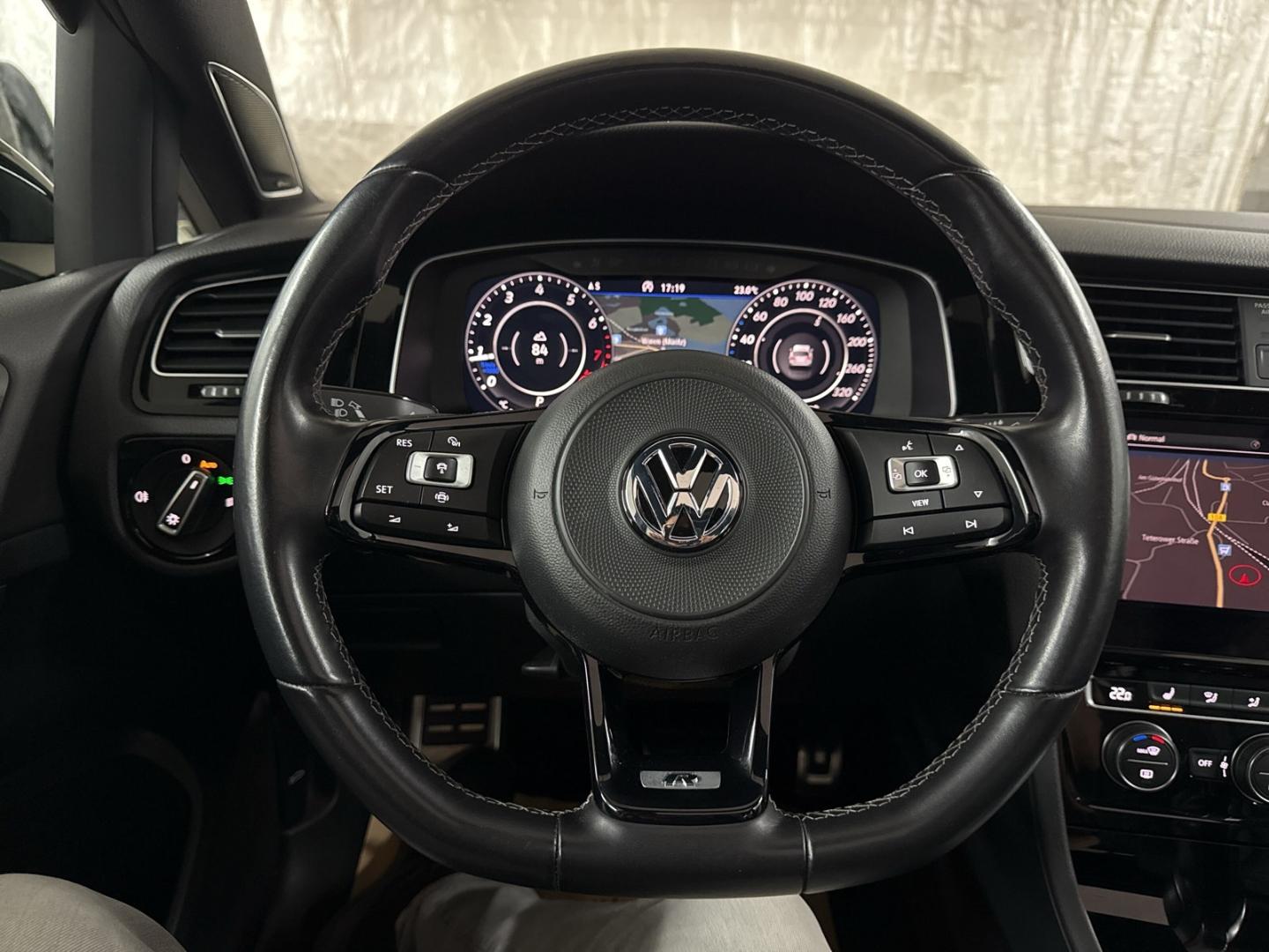 Volkswagen Golf VII R 4Moti Performance LEDER PANO DCC DYN, миниатюра 17