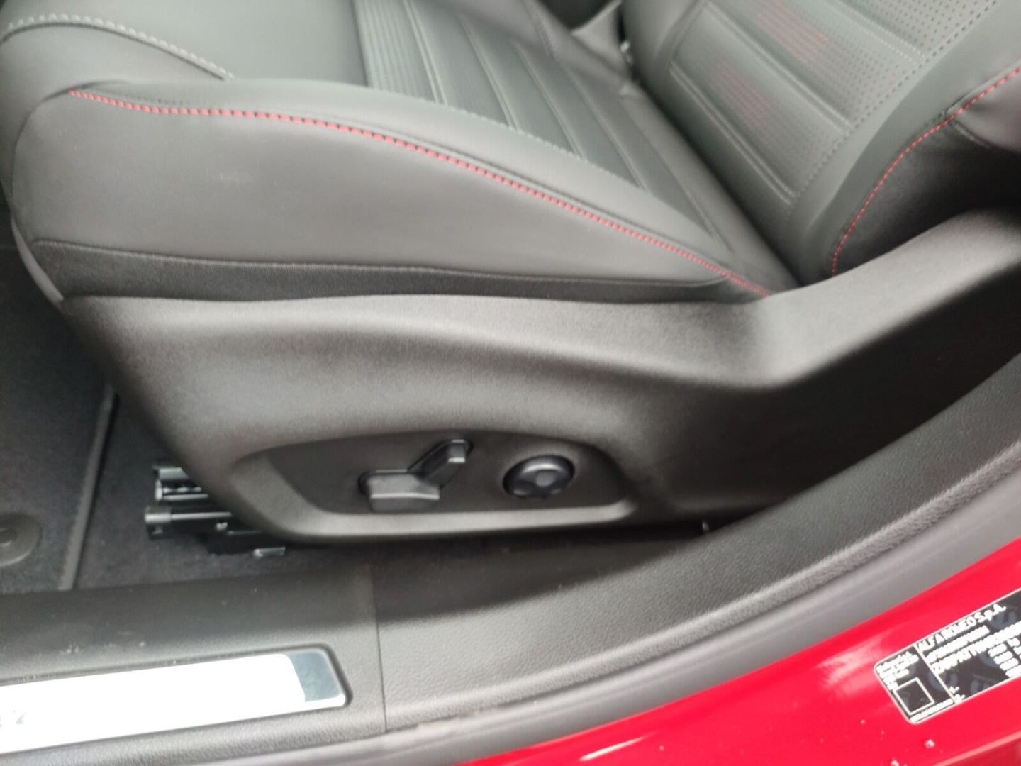 Fahrzeugabbildung Alfa Romeo Tonale Tributo Italiano 1.3 PHEV Q4 Harman Kardo