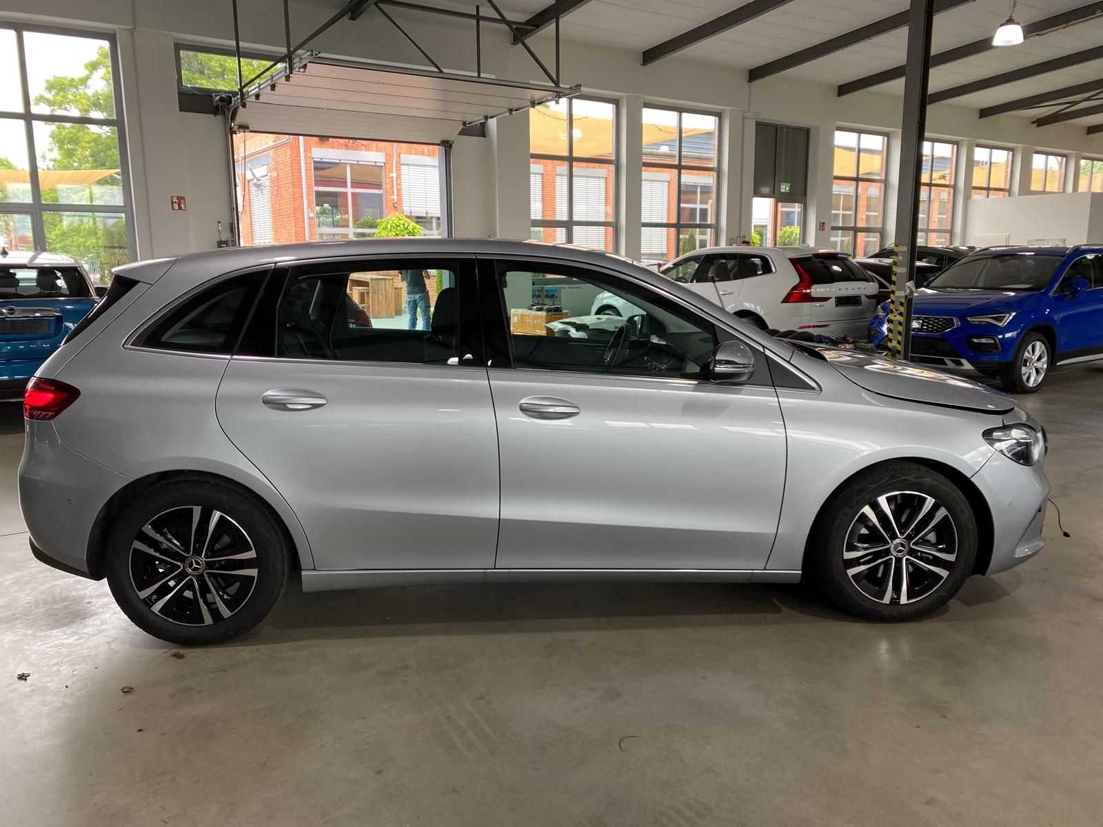 Fahrzeugabbildung Mercedes-Benz B 180 Progressive Advanced/MBUX-High/