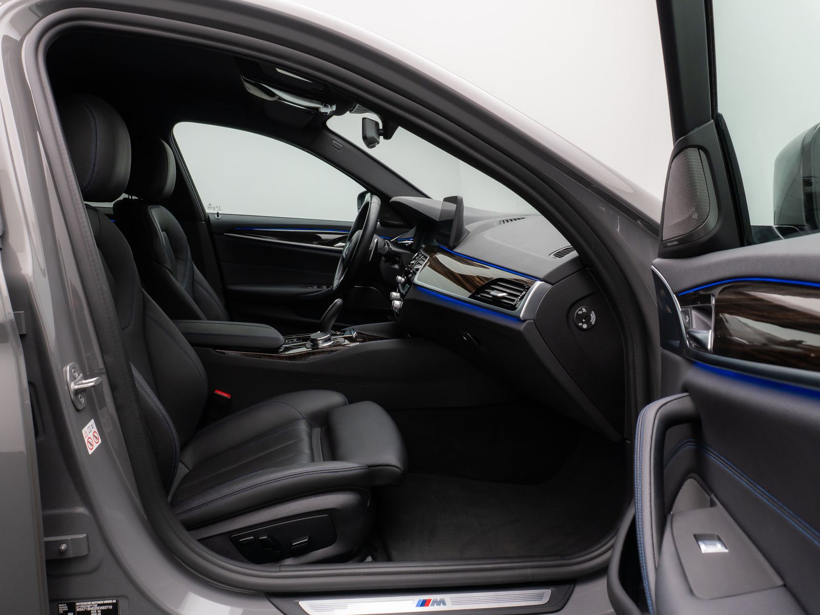 Fahrzeugabbildung BMW 540i xD M Sport Kamera DAB H/K Lenkrhzg Alarm
