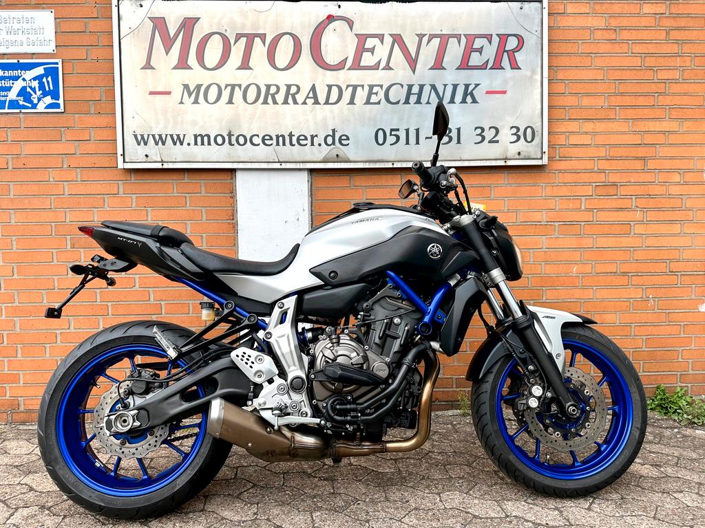 Yamaha MT-07 ABS -- 1. Hand, viele Extras, Top Zustand
