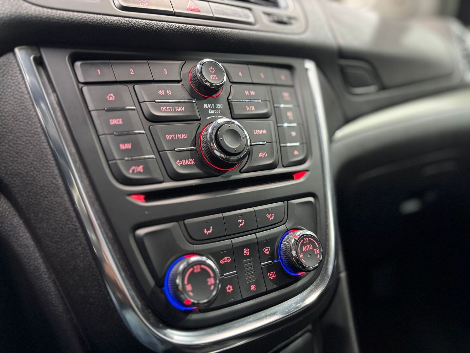 Fahrzeugabbildung Opel Mokka 1.6 CDTI Edition Kamera#Navi#Tempomat