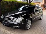 Mercedes-Benz E 200 KOMPRESSOR T AVANTGARDE Sportpaket - Mercedes-Benz E 200: Kompressor Avantgarde