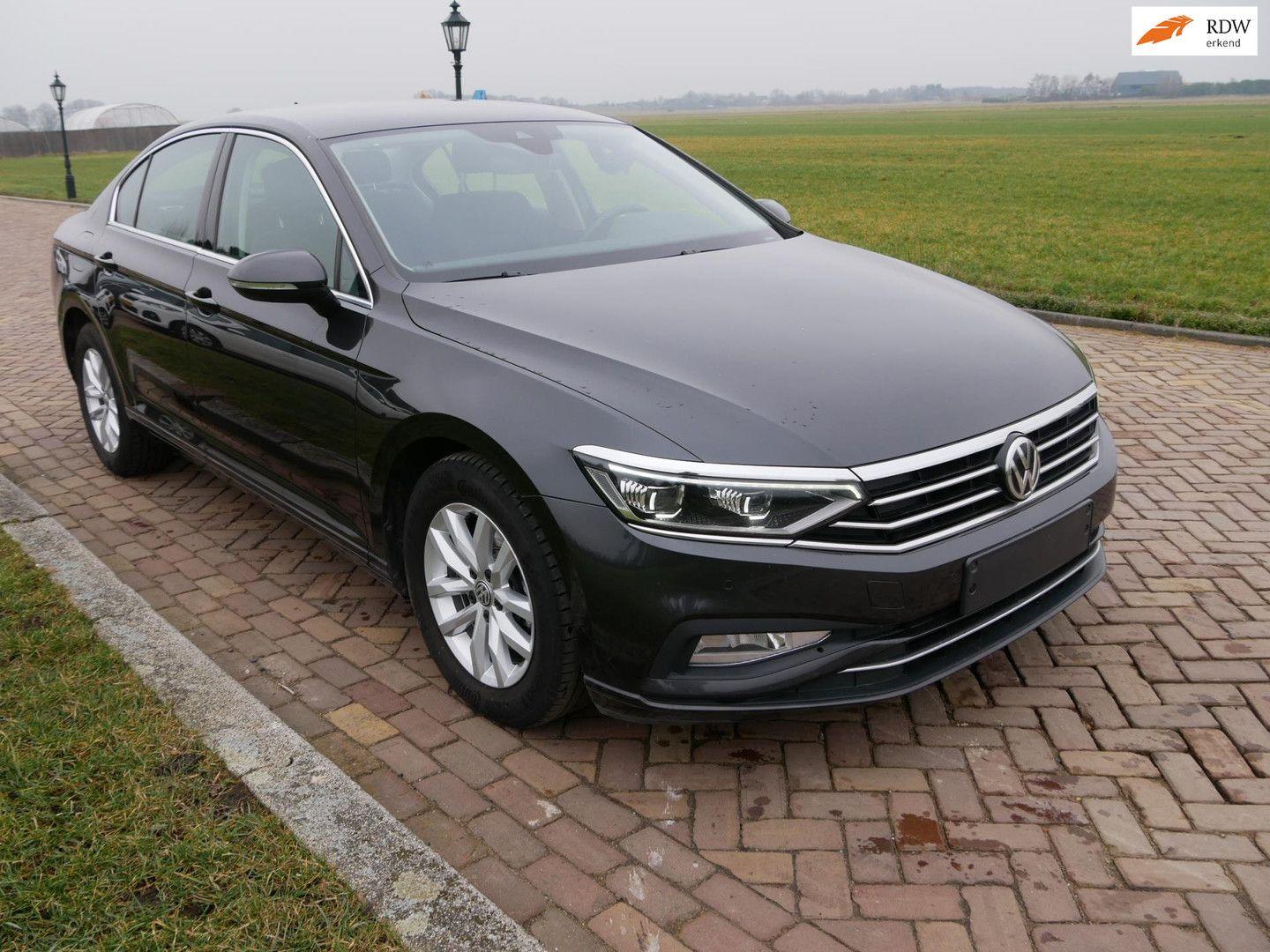 Volkswagen Passat 1.6 TDI STYLE DSG 120 klima NAVI * 13499