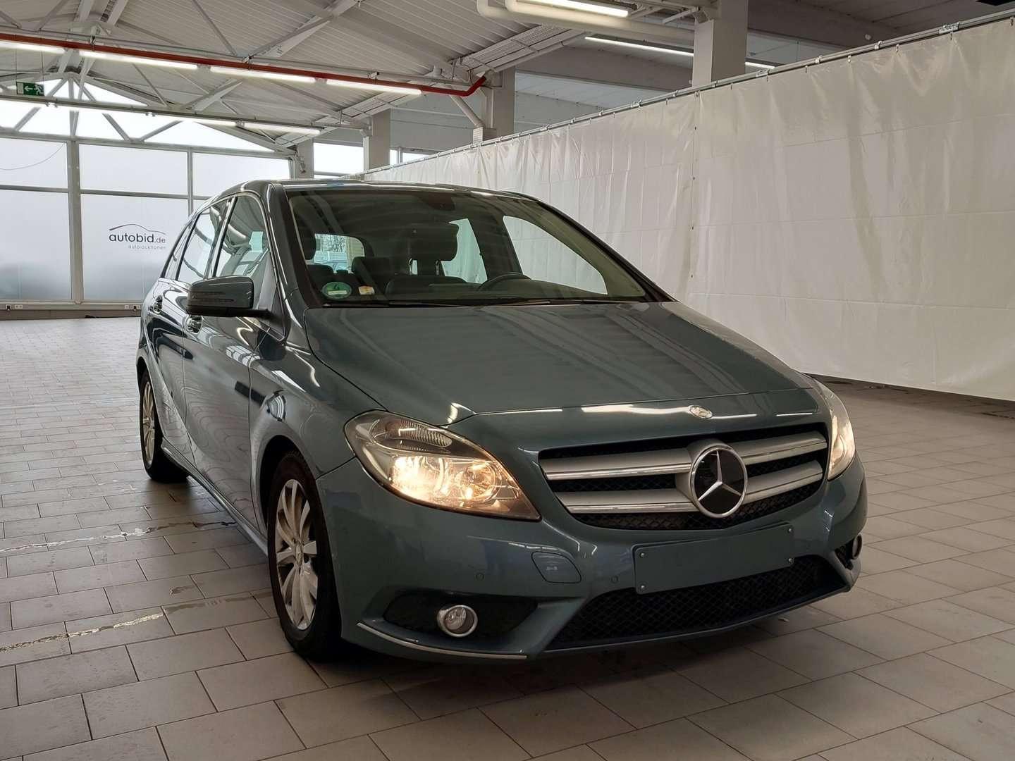 Mercedes-Benz B 200 Sport Paket 7G 1.Hand TÜV 02/2028