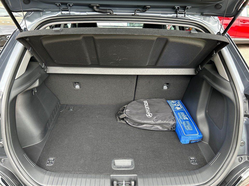 Fahrzeugabbildung Hyundai KONA EV 64kWh PLUS-P AVILOO-97,4%-SOH 484KM-RW++