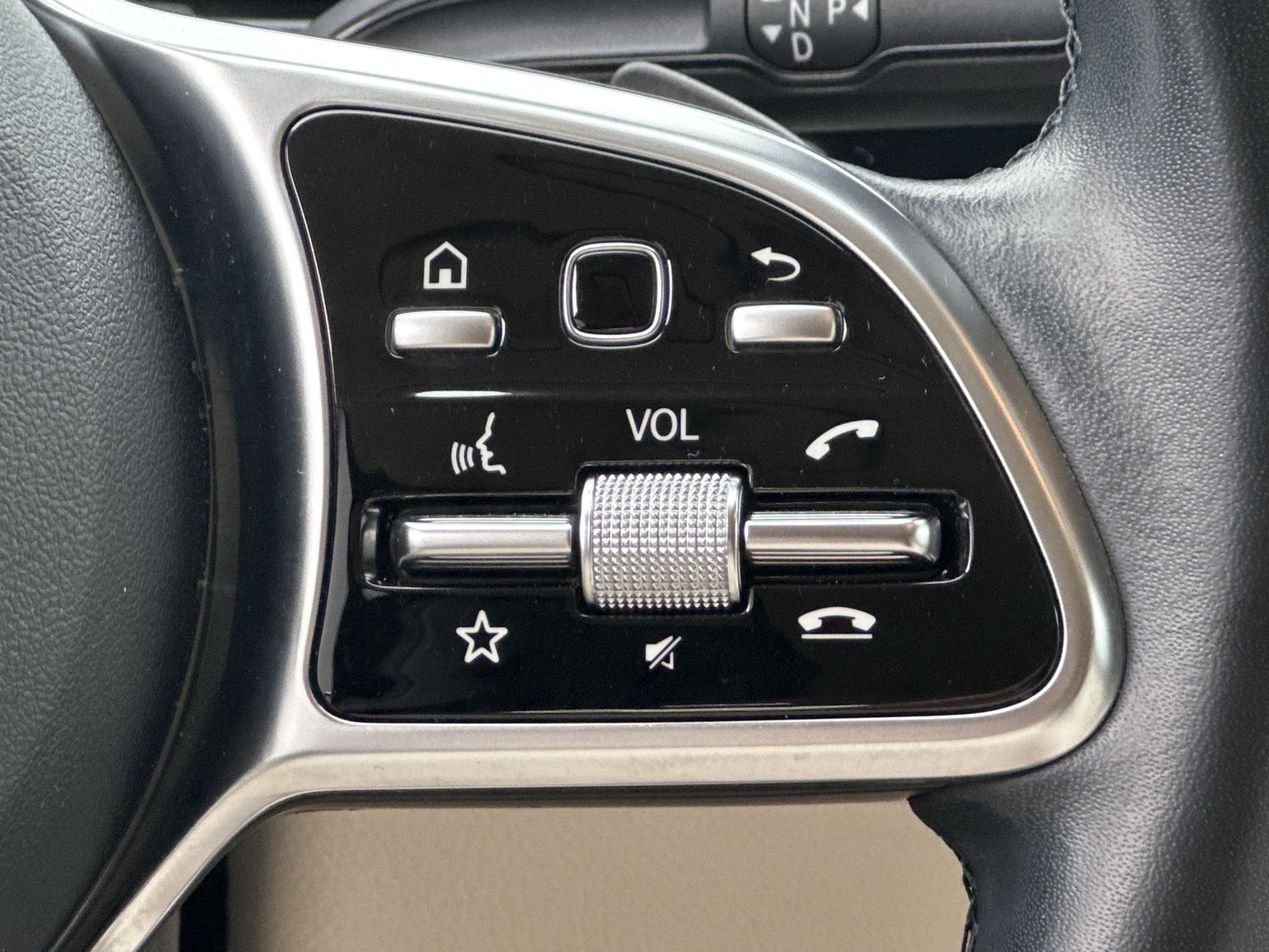 Fahrzeugabbildung Mercedes-Benz GLA 220d Progressive 4Matic NAV+KAMERA+VCOCK+SHZ