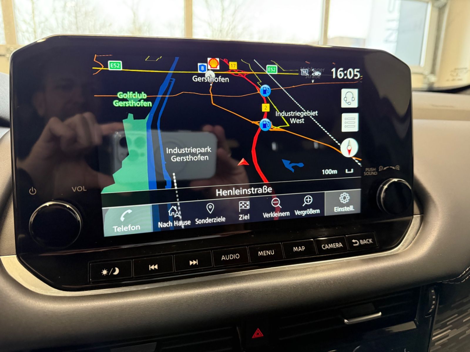 Fahrzeugabbildung Nissan Qashqai Tekna - Pano, HeadUp, Teilleder