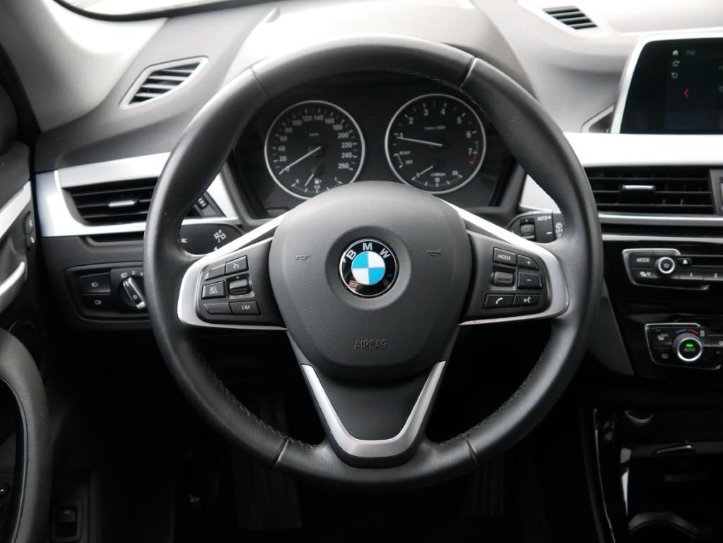 BMW X1 sDrive 20 i xLine LED Navi Kamera Sitzheizung