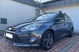 Ford Focus Titanium*NAVI SHZ PDC AHK* Zahnriemen&TÜV - Ford Focus mit Benzin-Antrieb: Kombi, Titanium