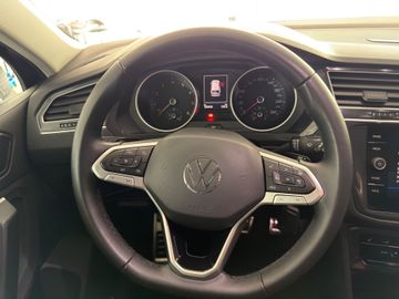 Volkswagen Tiguan - 11