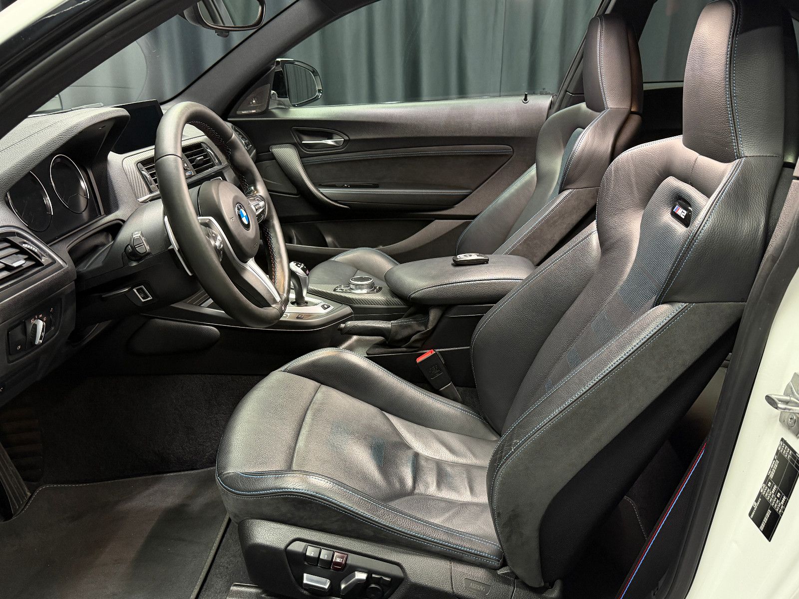 Fahrzeugabbildung BMW M2 Competition|H&K|KW|RF-Kamera|Assistent